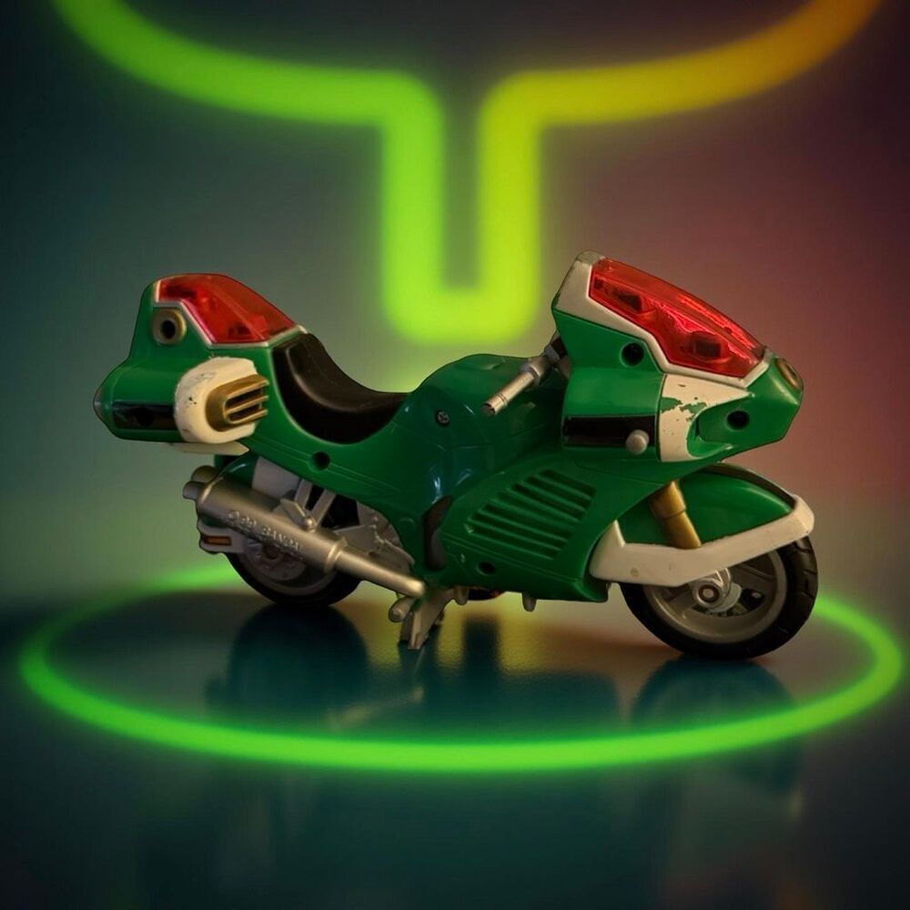 Vintage 1999 Green Power Rangers Lightspeed Rescue Motorcycle A40